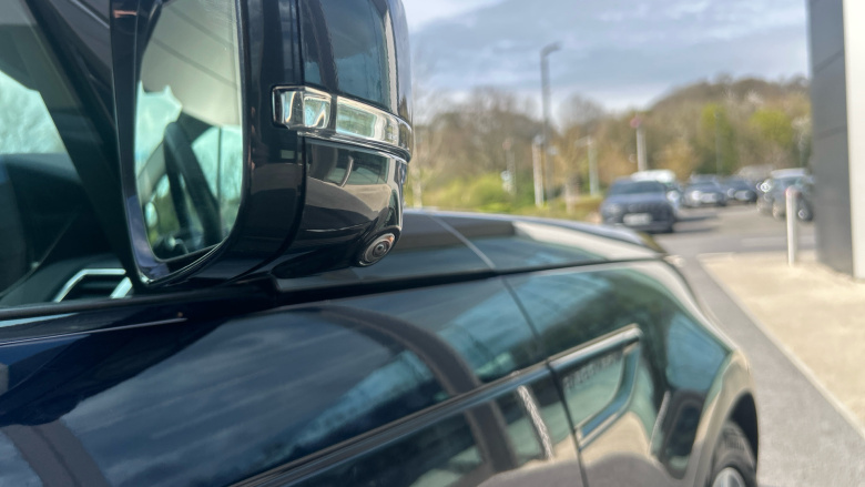 Land Rover Discovery 3.0 D300 S 5dr Auto Diesel Station Wagon